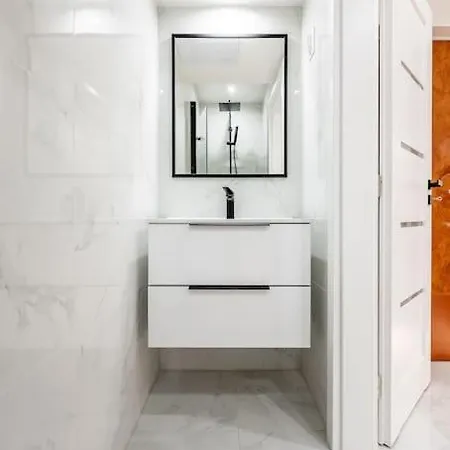 Apartamento P Moderný V Blízkosti Centra *